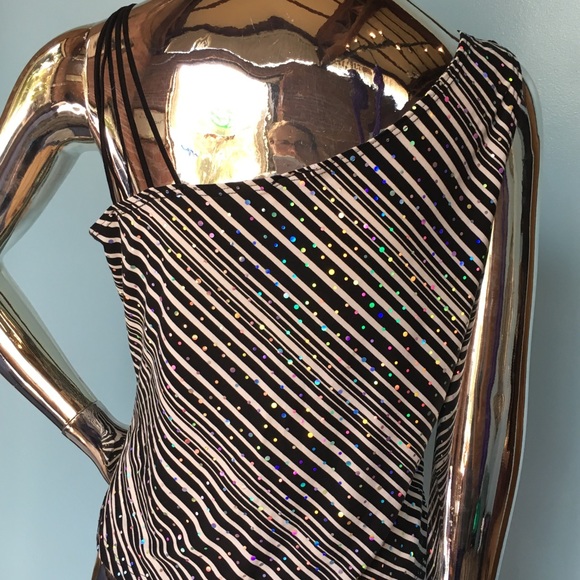 Sparkly asymmetrical top - Picture 2 of 2